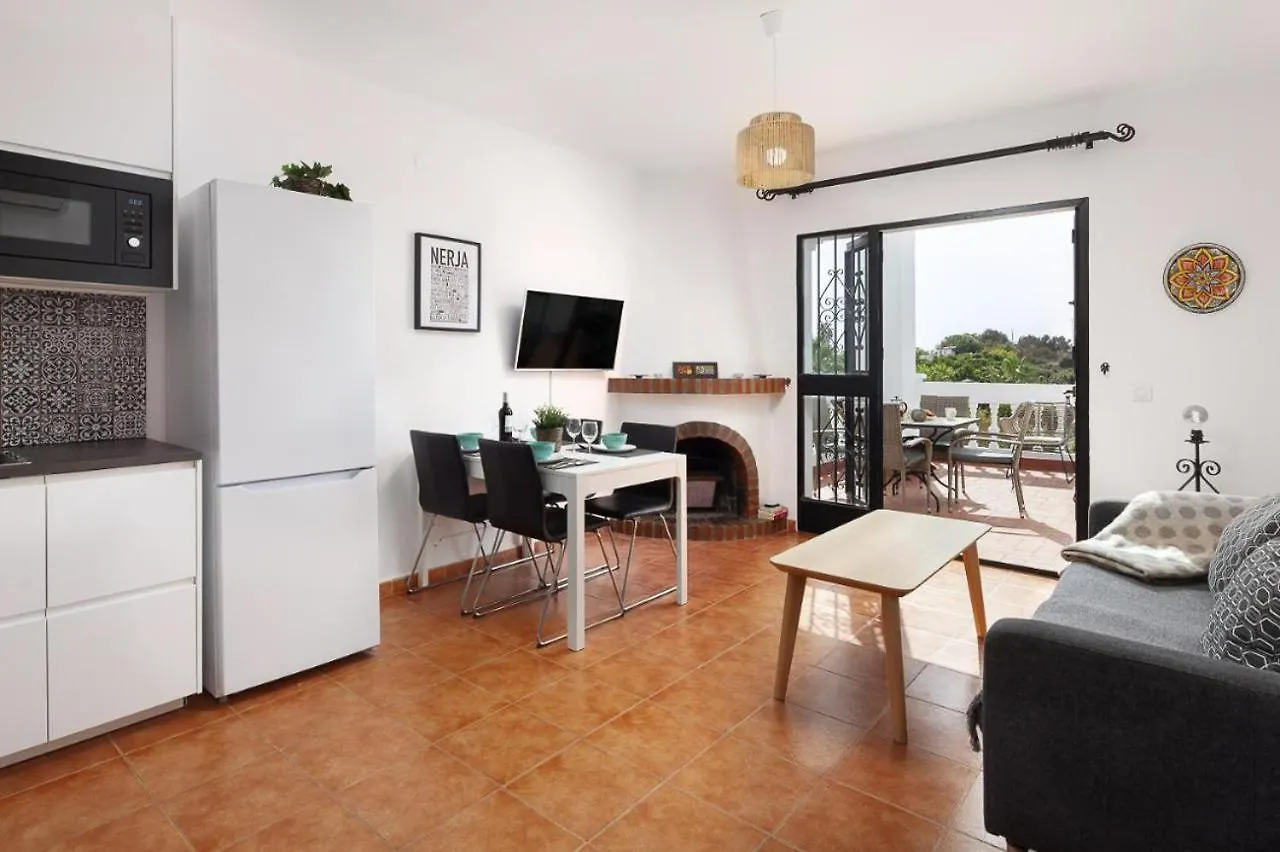 Las Palmas 4B Oasis Properties Nerja Spagna