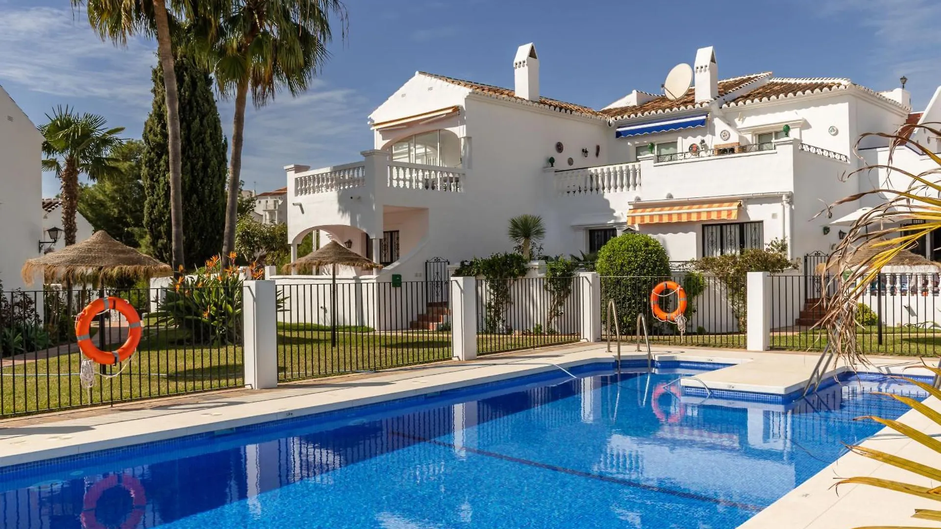 Las Palmas 4B Oasis Properties Nerja